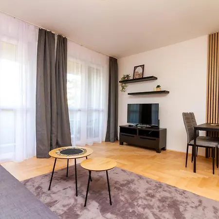 Gozsdu White Raven 105 - Free Parking, Terrace Lägenhet *