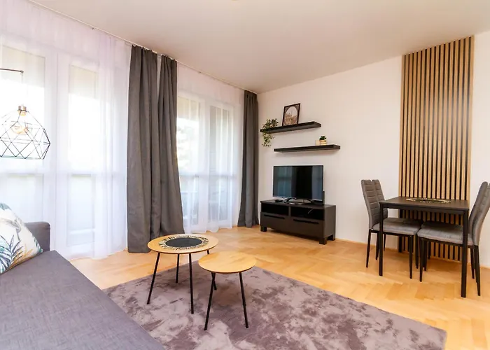 Gozsdu White Raven 105 - Free Parking, Terrace شقة *