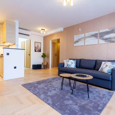 Gozsdu White Raven 105 - Free Parking, Terrace Appartement *