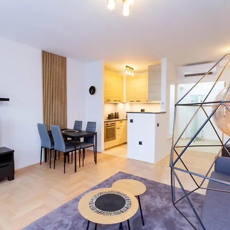 아파트 Gozsdu White Raven 105 - Free Parking, Terrace *