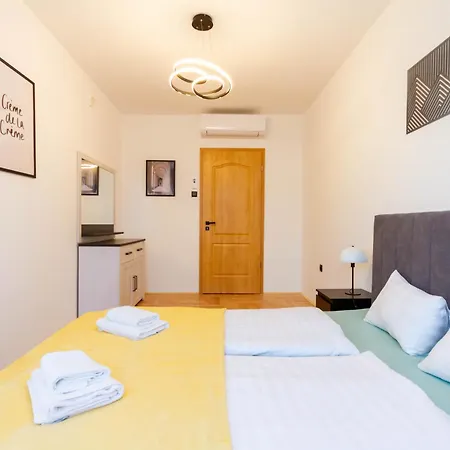 Gozsdu White Raven 105 - Free Parking, Terrace Appartement *